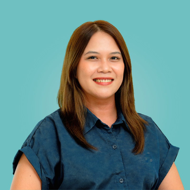 Claire Baloloy Headshot